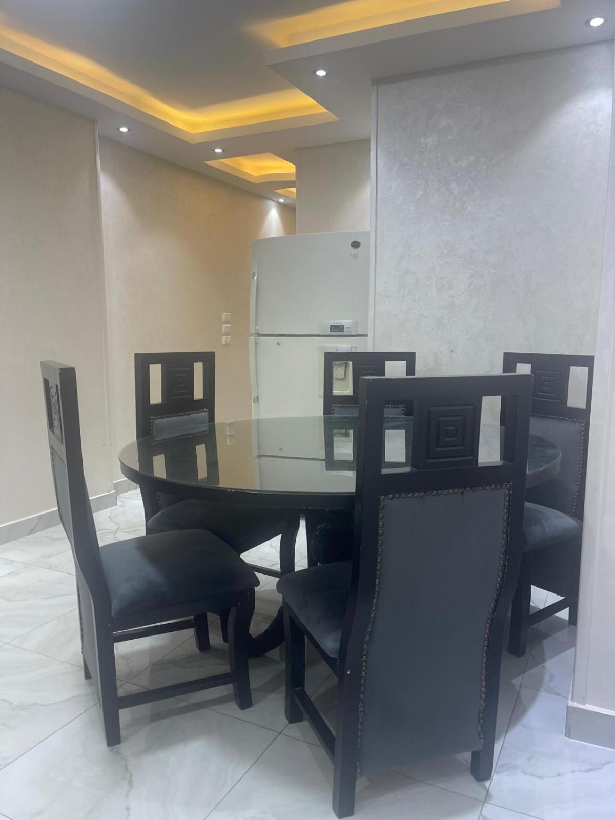 Al Ashir سوّق السيارات Apartment Cairo